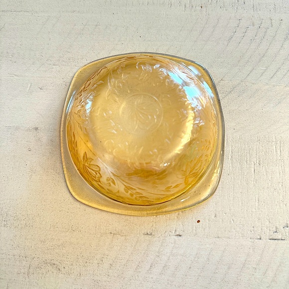 Vintage Floragold Louisa Square Bowls - Jeannette Glass - Picture 3 of 6